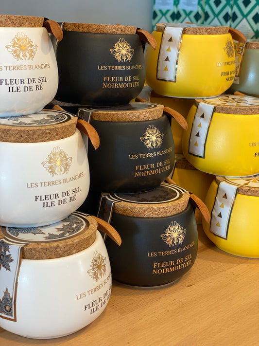 Fleur de Sel de l'Île de Ré – Pot en céramique blanc avec cuillère