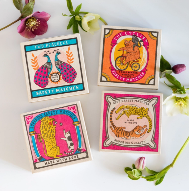 Boîte d’allumettes carrée  – Design illustré - L'essentiel