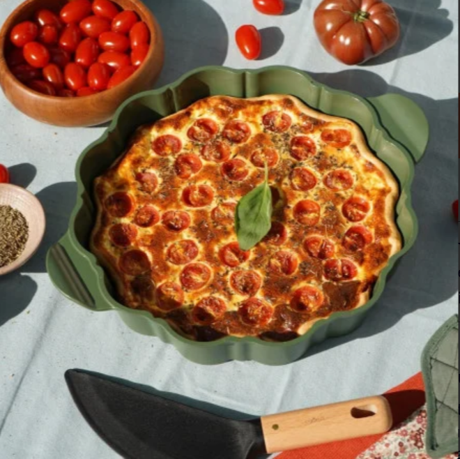 Le Formidable Plat à Tarte avec couteau