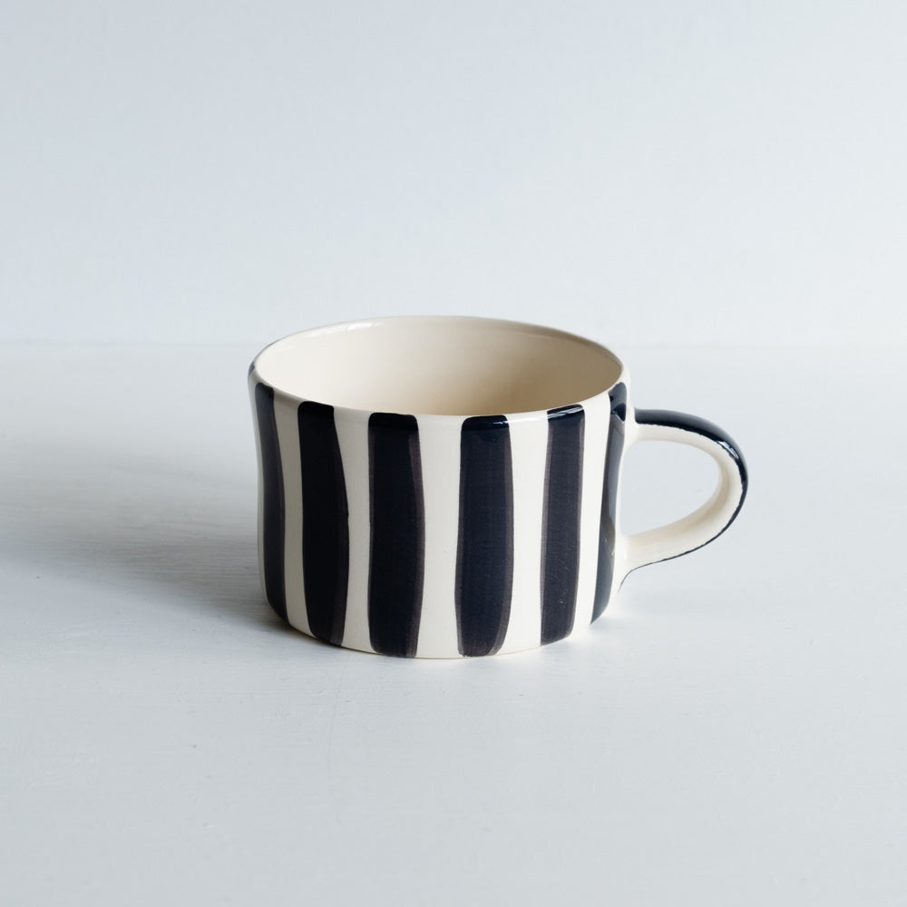 Tasses à déjeuner rayées (différents coloris) - L'essentiel